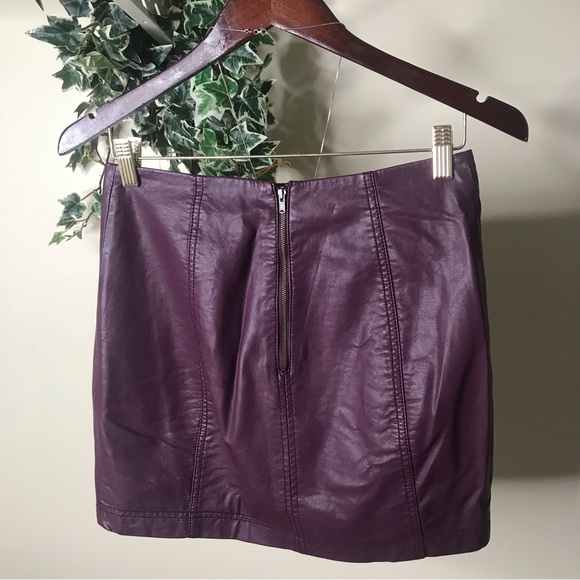 Faux Leather Mini Skirt - Picture 3 of 7